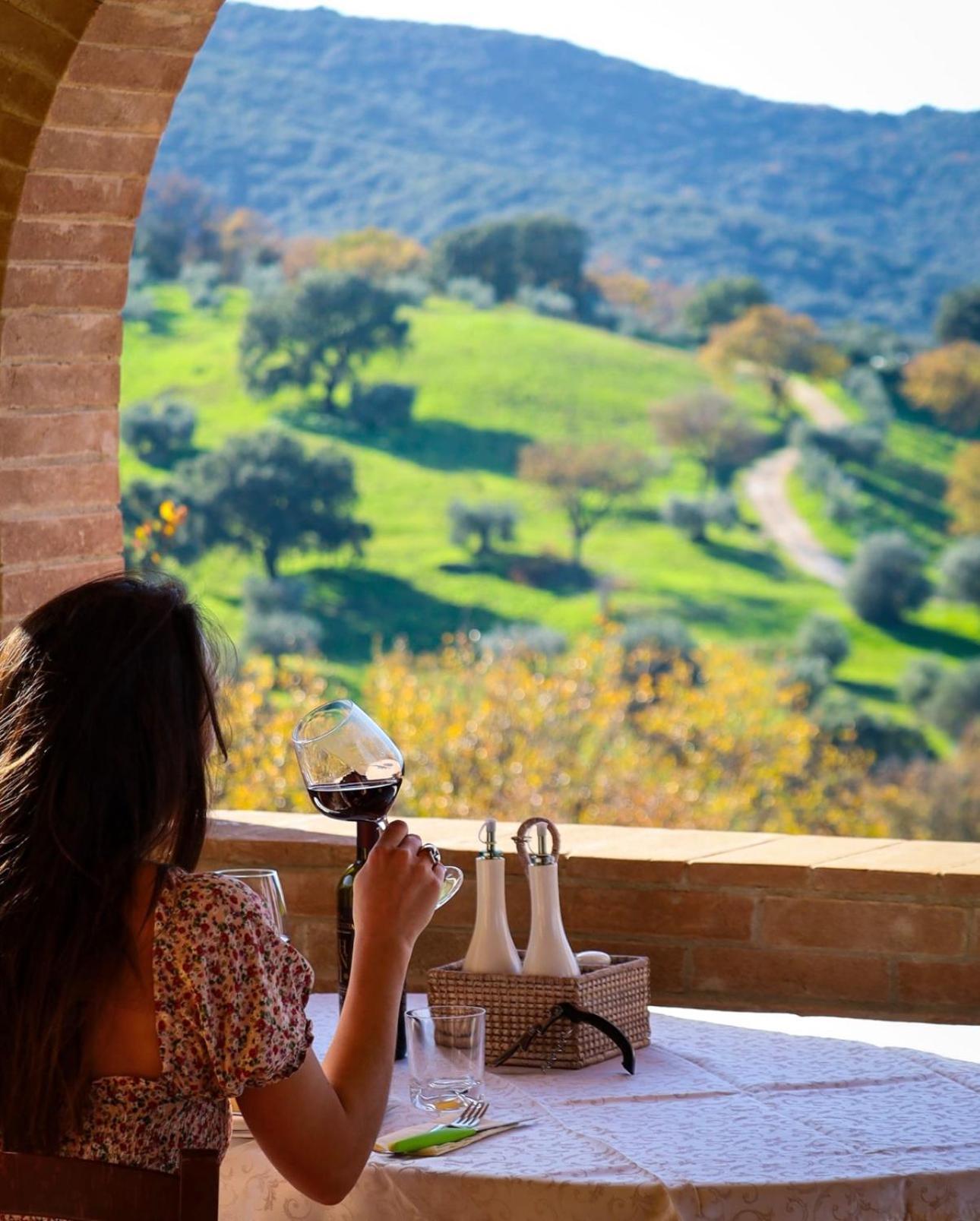 Aparthotel Madonna Del Poggio Cav à Scarlino Extérieur photo